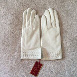 NWT White Leather gloves sz 6.5